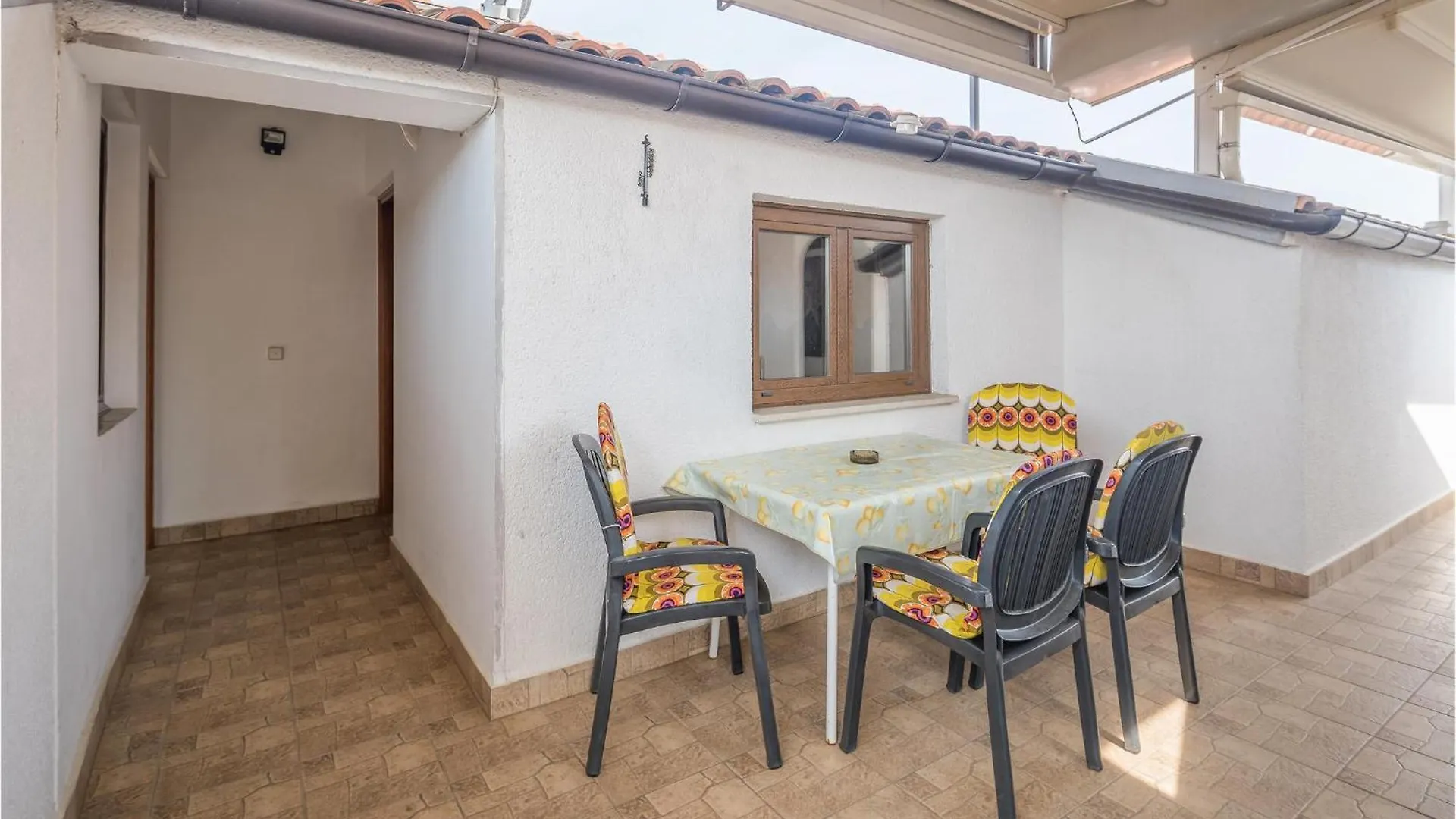 Cozy Apartment In Porec With Kitchen 0*,