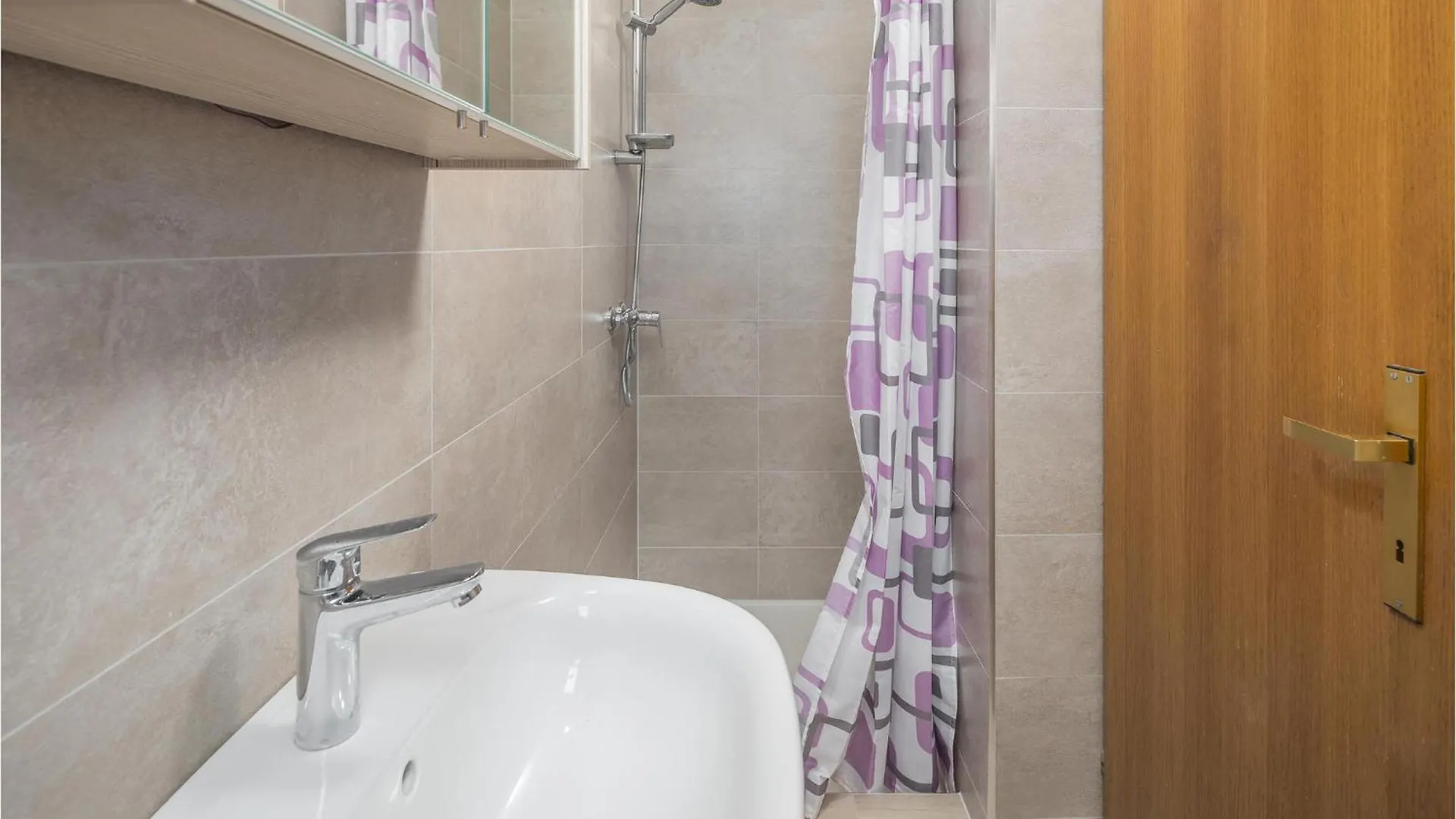 Cozy Apartment In Porec With Kitchen