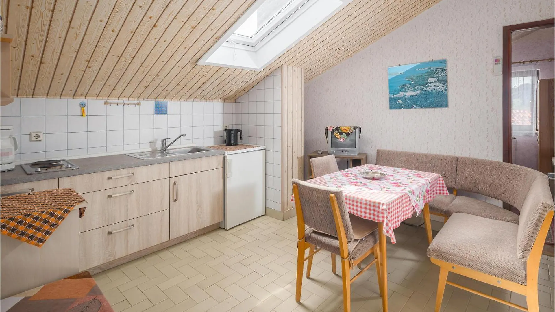 Cozy Apartment In Porec With Kitchen